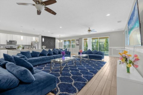 Spacious Pool Home Great Location-6020OGL